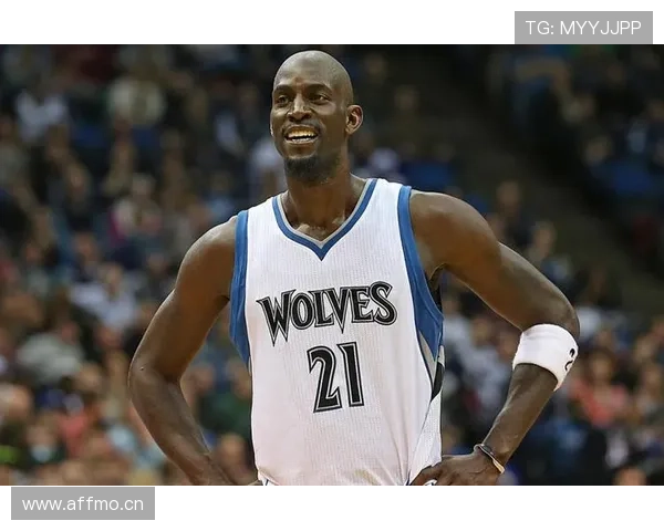 加内特通过高效挡拆提升内线威慑力，拉开球队防守空间